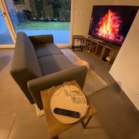 Chez Charlie Apartment Houssen