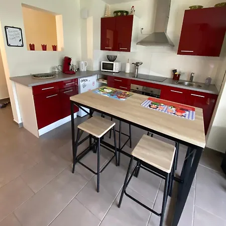 Chez Charlie Houssen